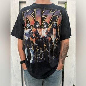Kiss vintage style T